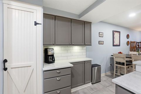 Tiny photo for 5766 Willow Lake Drive, Grove City, OH 43123 (MLS # 225045125)