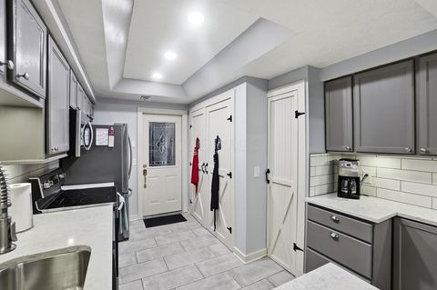 Tiny photo for 5766 Willow Lake Drive, Grove City, OH 43123 (MLS # 225045125)