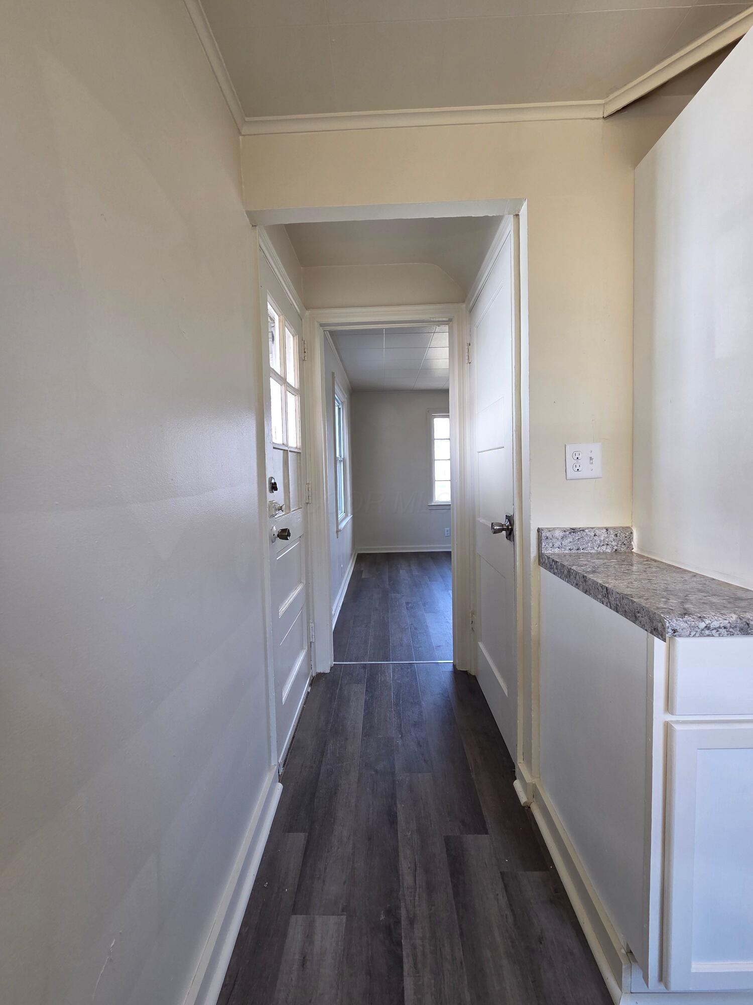 2569 Lexington Avenue