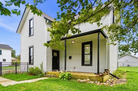 Photo of 219 S Main Street, London, OH 43140 (MLS # 226031456)