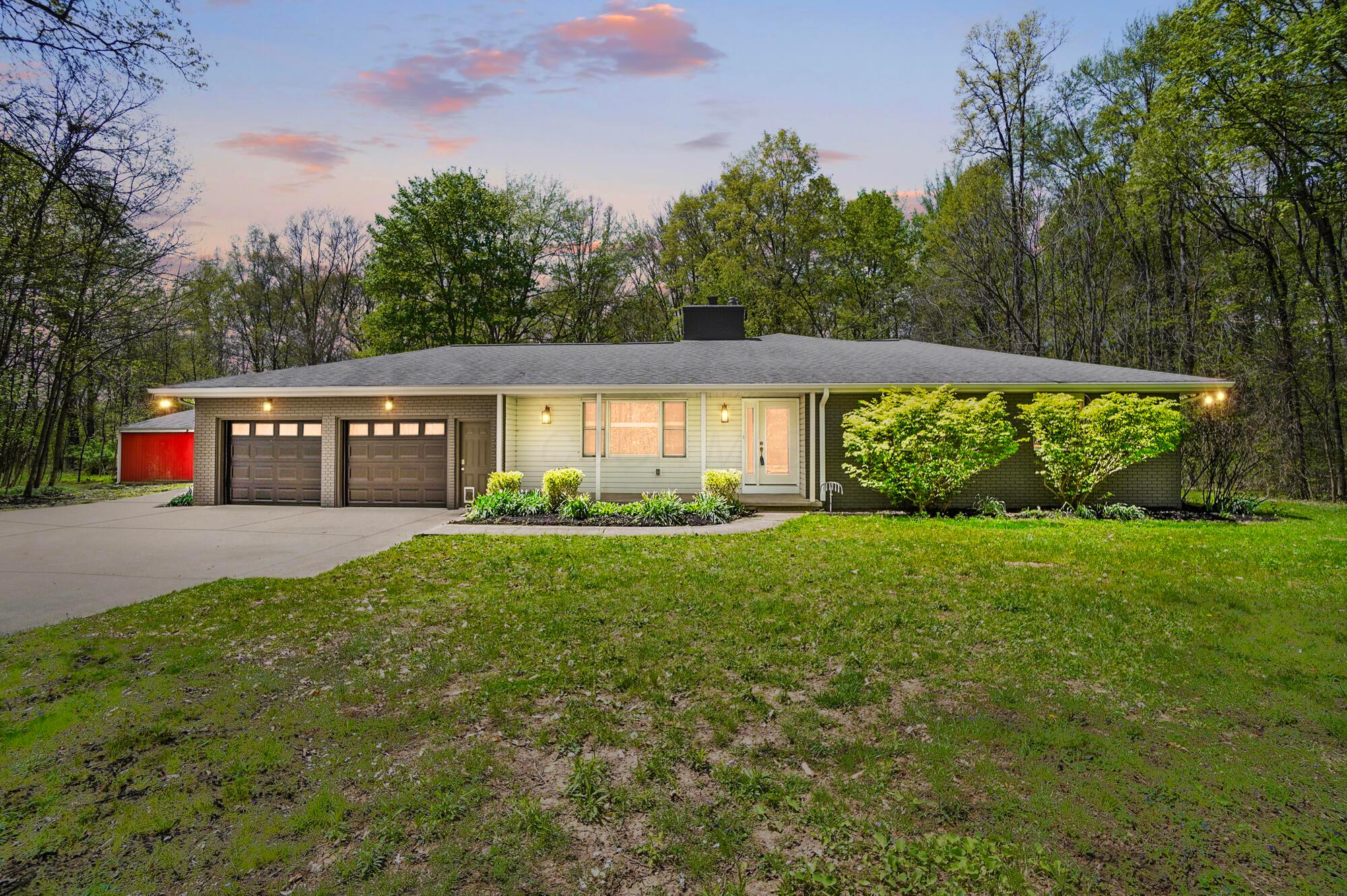 8639 Peter Hoover Road, New Albany, Ohio image 1