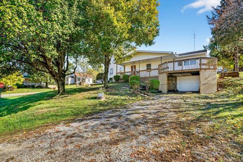 Photo of 106 Jane Drive, McArthur, OH 45651 (MLS # 225040113) Photo of 106 Jane Drive, McArthur, OH 45651 (MLS # 225040113)