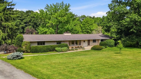 Photo of 525 S Hempstead Road, Westerville, OH 43081 (MLS # 226024703)