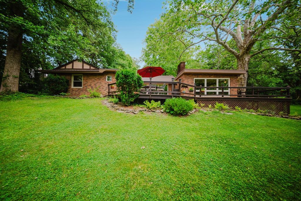 Photo of 8015 Riverside Drive, Dublin, OH 43016 (MLS # 226023123)
