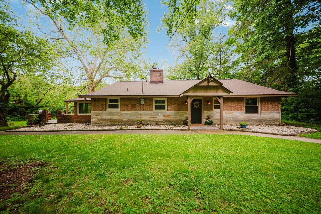 Photo of 8015 Riverside Drive, Dublin, OH 43016 (MLS # 226023123)