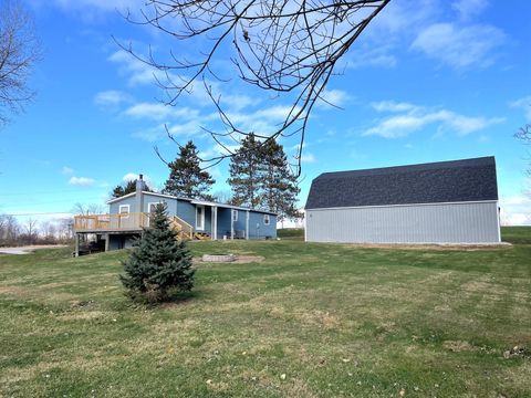 Photo of 2920 Logan Thornville Road NE, Rushville, OH 43150 (MLS # 225044310)