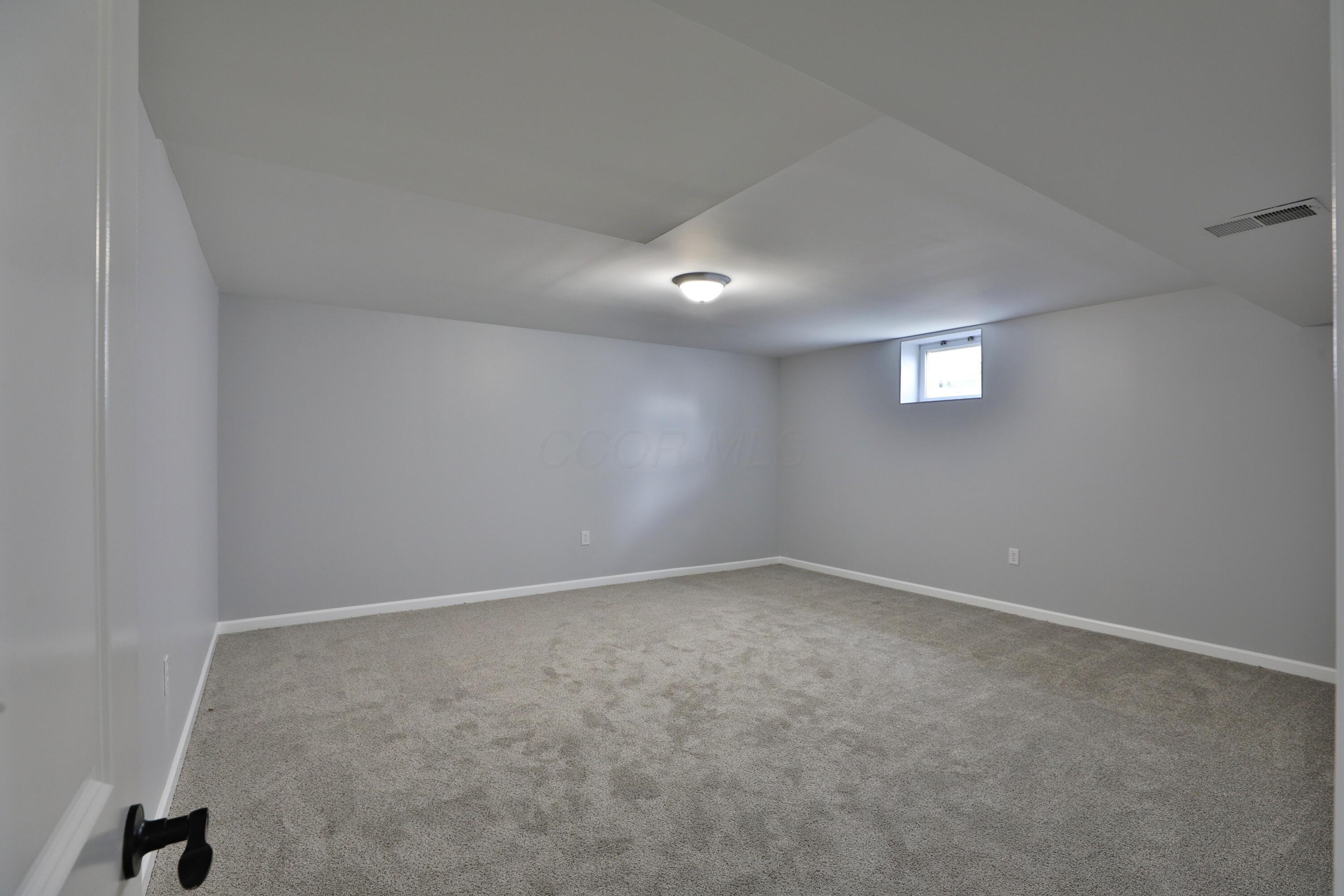 7589 Swindon Street, Blacklick, Ohio image 32