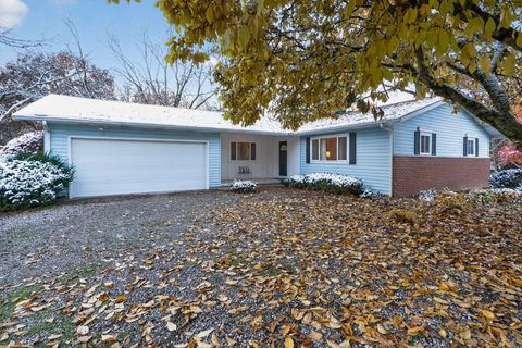 Photo of 3233 Grey Fox Drive, Gahanna, OH 43230 (MLS # 225042595)