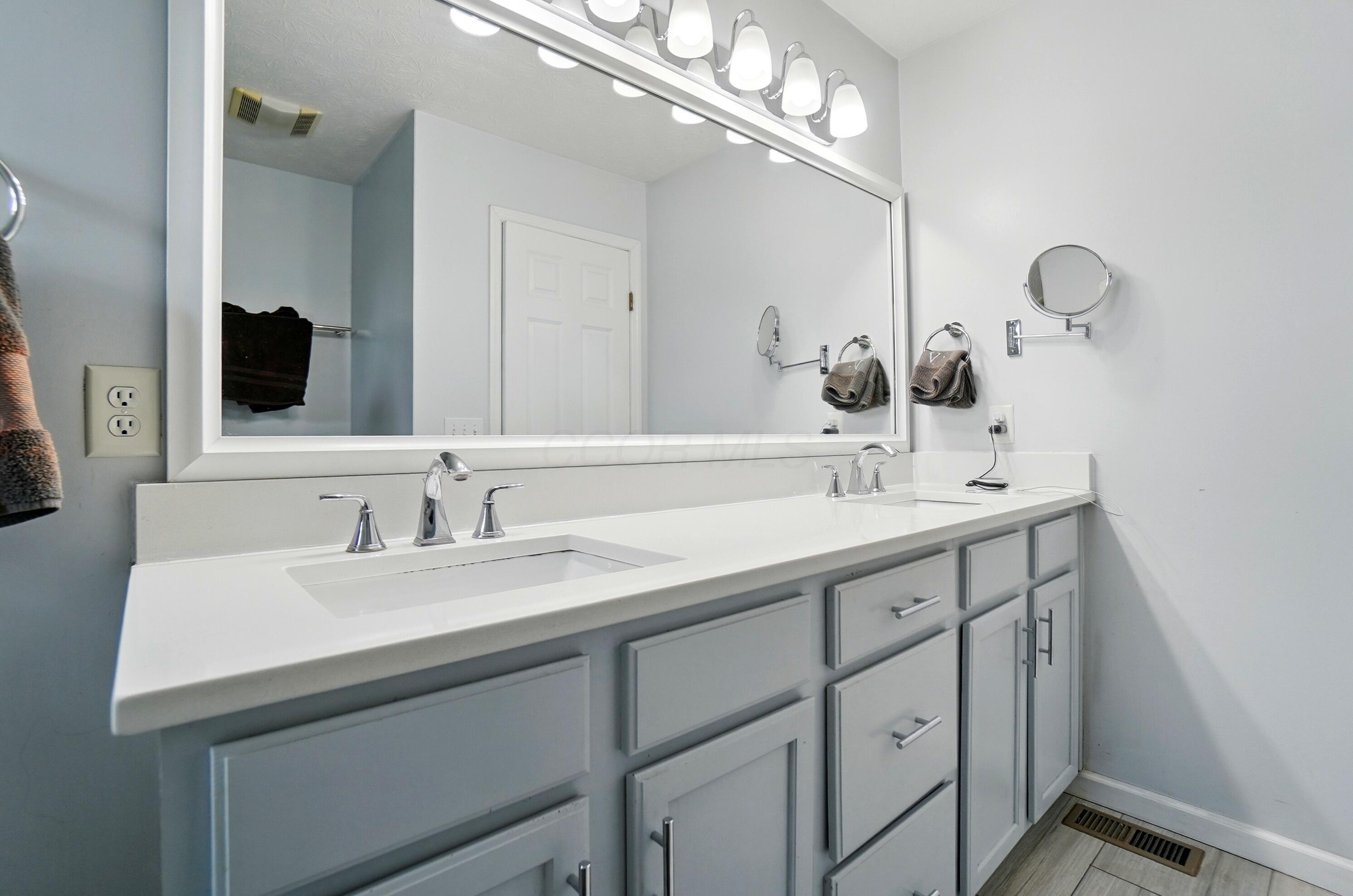 5672 Platinum Drive, Grove City, Ohio image 27