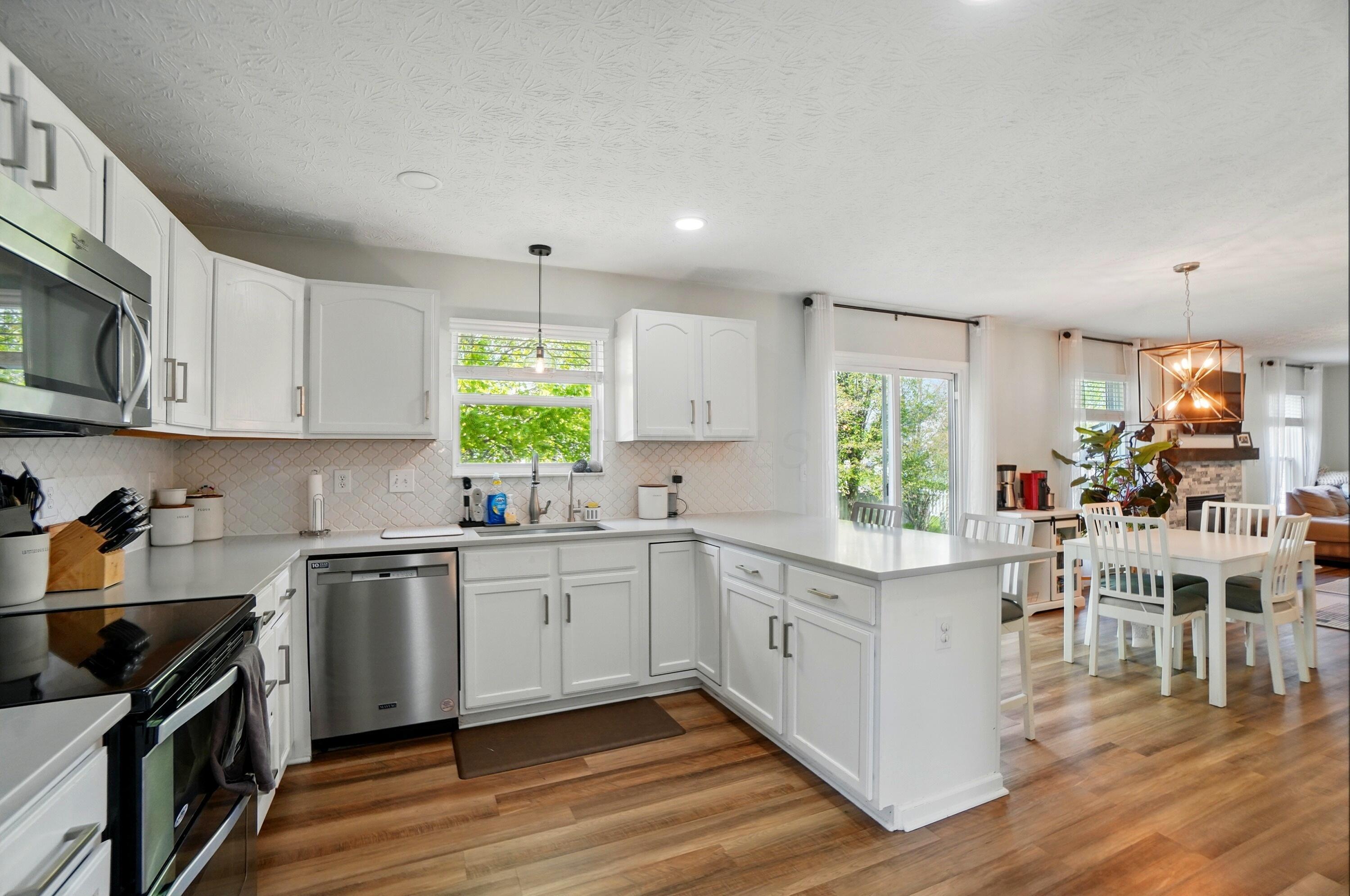 5672 Platinum Drive, Grove City, Ohio image 13