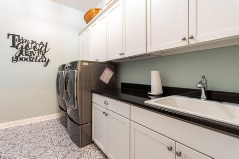 Tiny photo for 7930 Cole Park N, New Albany, OH 43054 (MLS # 226022366)
