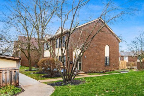 Photo of 5381 Valley Lane E, Columbus, OH 43231 (MLS # 226007366)