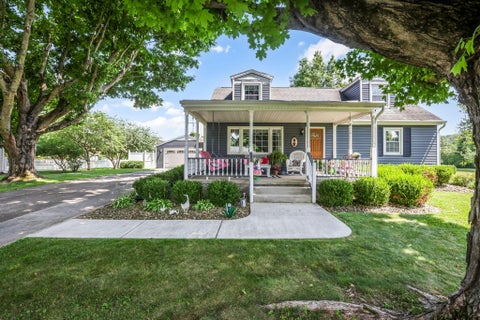 Photo of 892 Fieldson Drive, Heath, OH 43056 (MLS # 226026458)