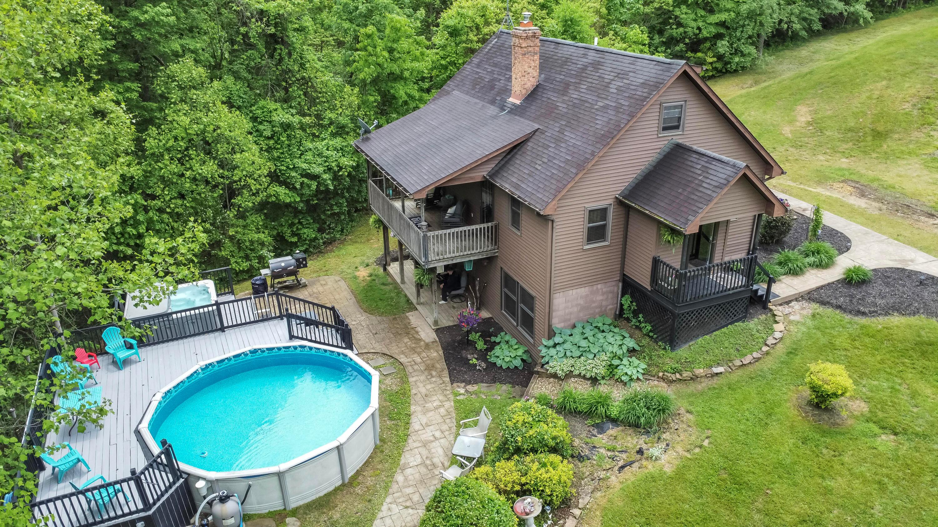 6334 Hansley Road, Sugar Grove, Ohio image 2