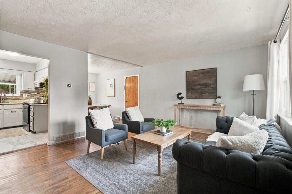 Photo of 2967 Easthaven Drive S, Columbus, OH 43232 (MLS # 226037322)