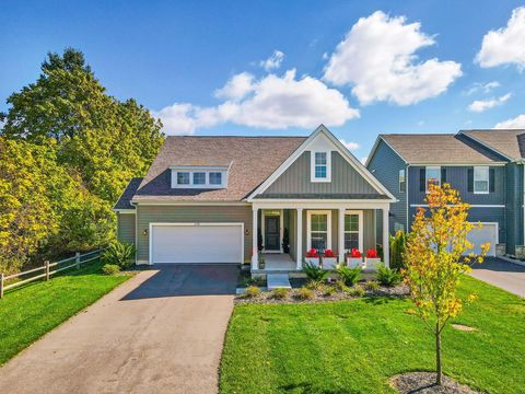 Photo of 2716 Fieldwin Drive, Blacklick, OH 43004 (MLS # 225039235)