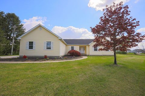 Photo of 1155 S Three B's & K Road, Galena, OH 43021 (MLS # 226013126)