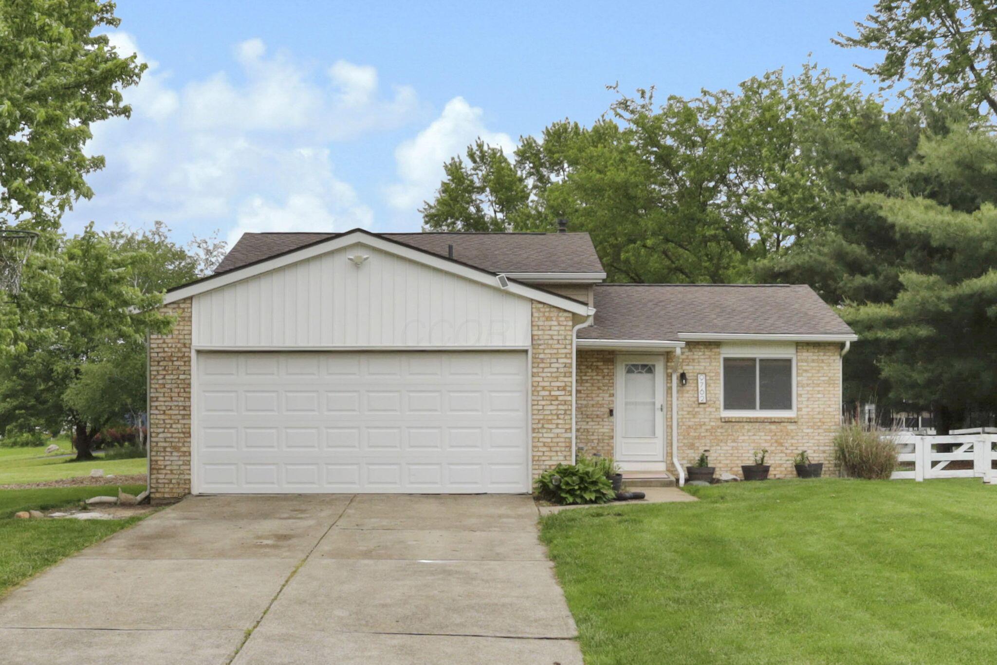9762 Woodsfield Circle, Pickerington, Ohio image 3