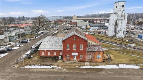 Photo of 409 W Gambier Street, Mount Vernon, OH 43050 (MLS # 226006018)