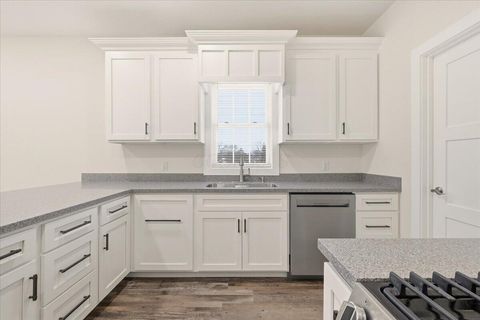 Tiny photo for 332 Wooster Road, Mount Vernon, OH 43050 (MLS # 226001819)