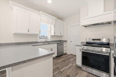 Tiny photo for 332 Wooster Road, Mount Vernon, OH 43050 (MLS # 226001819)