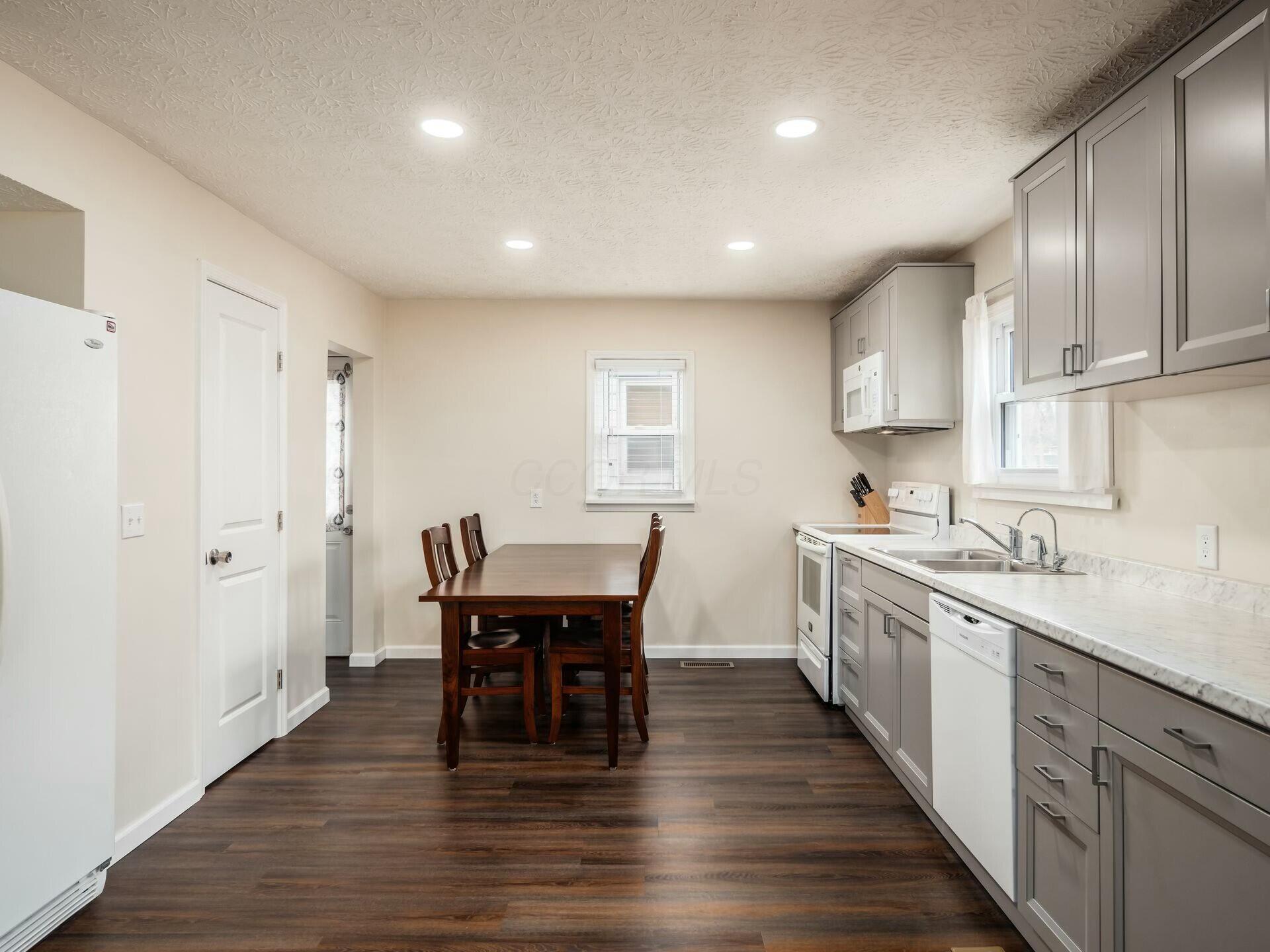 619 W 8th Street, Marysville, Ohio image 10