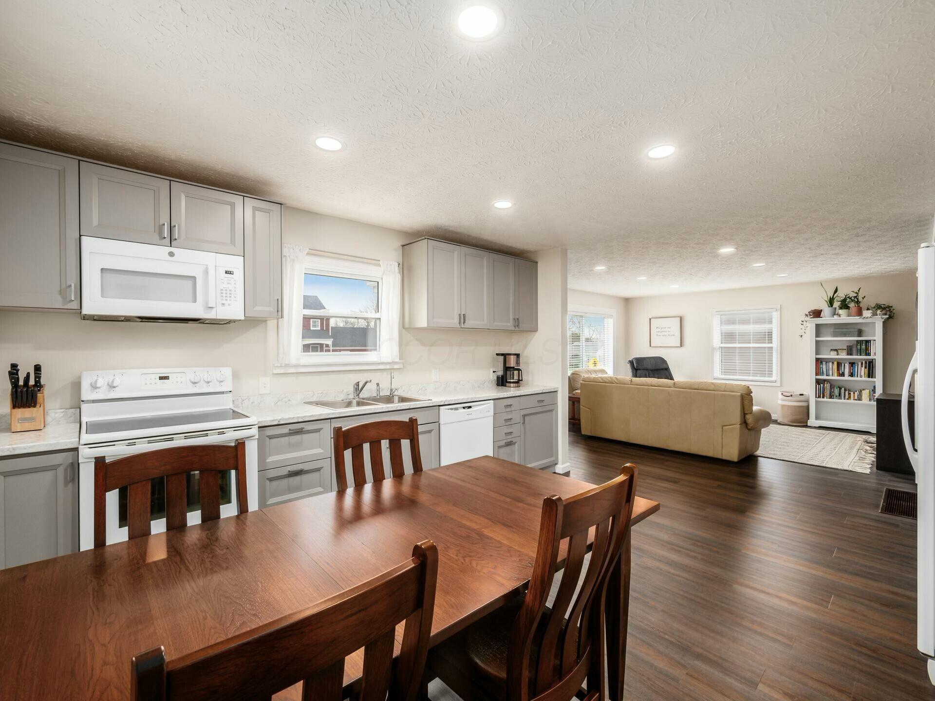 619 W 8th Street, Marysville, Ohio image 12