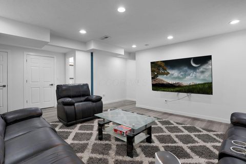 Tiny photo for 5910 Bucksburn Drive, Galloway, OH 43119 (MLS # 226004900)