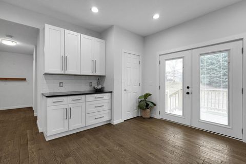 Tiny photo for 5910 Bucksburn Drive, Galloway, OH 43119 (MLS # 226004900)