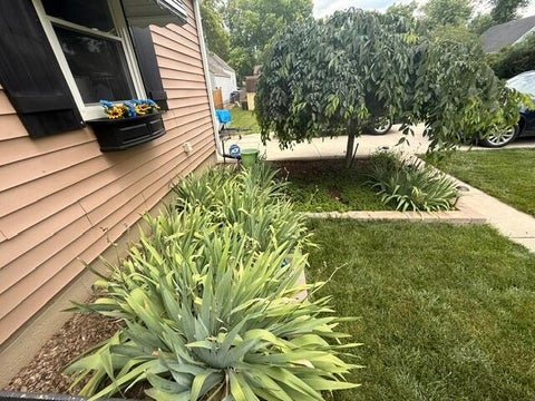 Tiny photo for 372 E Lincoln Avenue, Columbus, OH 43214 (MLS # 226022485)