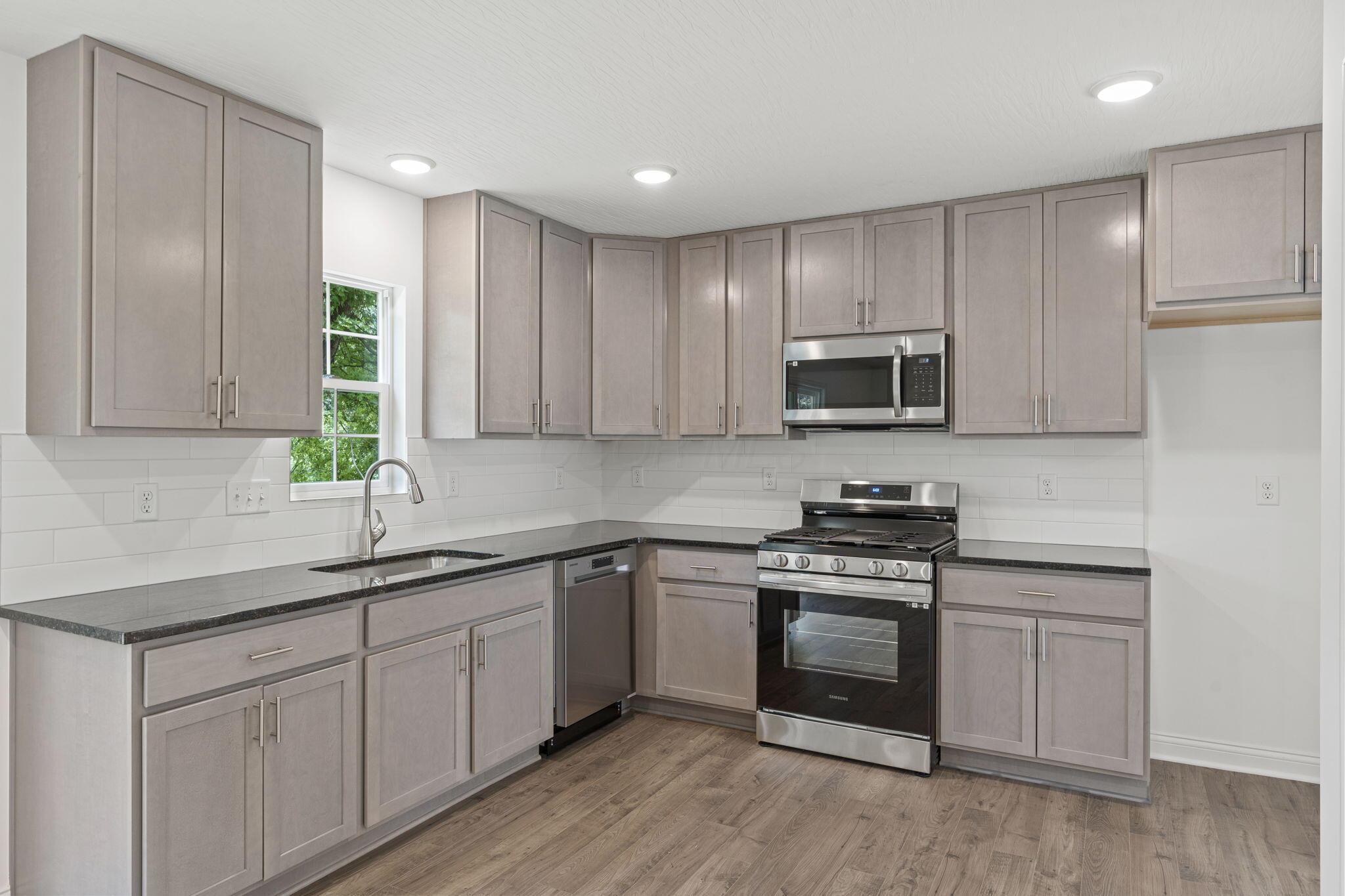 51 Genoa Circle, Commercial Point, Ohio image 3