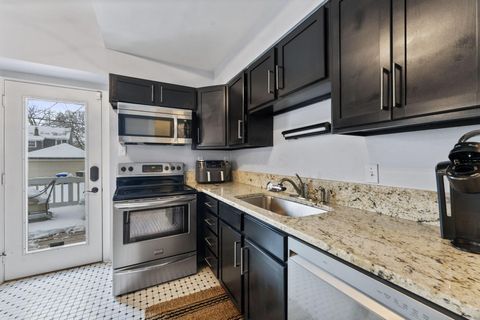 Tiny photo for 39 W Lakeview Avenue, Columbus, OH 43202 (MLS # 225044871)