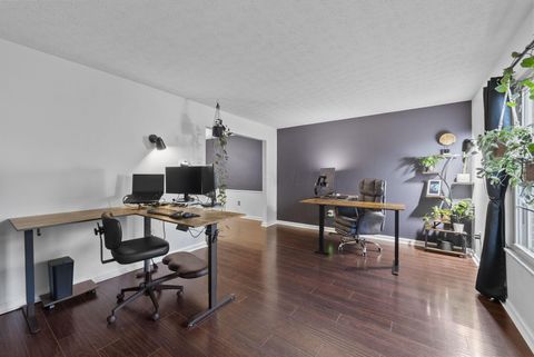 Tiny photo for 302 Cliffview Drive, Columbus, OH 43230 (MLS # 226000596)