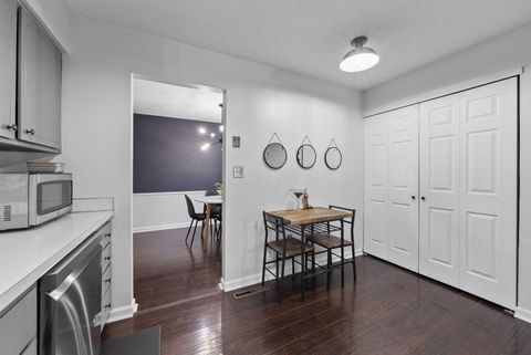 Tiny photo for 302 Cliffview Drive, Columbus, OH 43230 (MLS # 226000596)