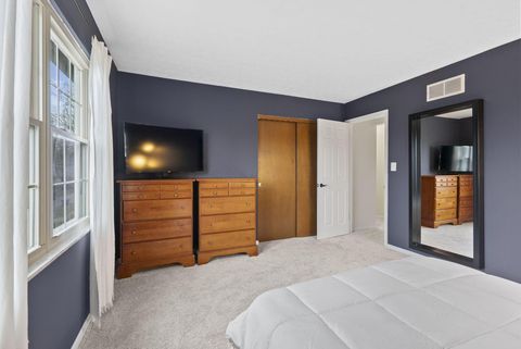 Tiny photo for 302 Cliffview Drive, Columbus, OH 43230 (MLS # 226000596)