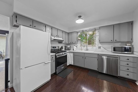 Tiny photo for 302 Cliffview Drive, Columbus, OH 43230 (MLS # 226000596)