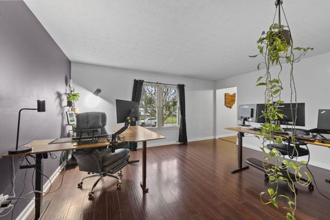 Tiny photo for 302 Cliffview Drive, Columbus, OH 43230 (MLS # 226000596)