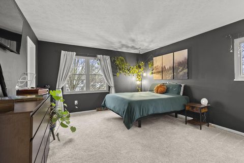 Tiny photo for 302 Cliffview Drive, Columbus, OH 43230 (MLS # 226000596)