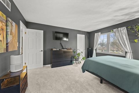 Tiny photo for 302 Cliffview Drive, Columbus, OH 43230 (MLS # 226000596)