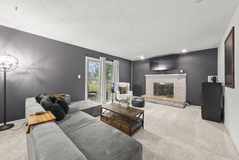 Tiny photo for 302 Cliffview Drive, Columbus, OH 43230 (MLS # 226000596)