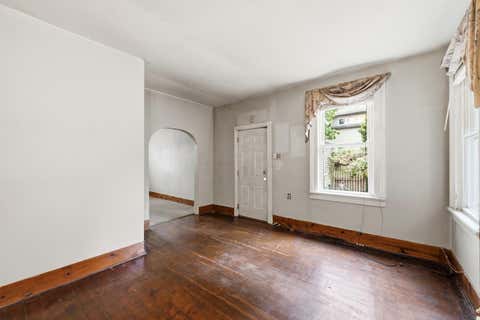 Tiny photo for 657 S 9th Street, Columbus, OH 43206 (MLS # 226028254)