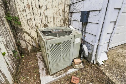 Tiny photo for 657 S 9th Street, Columbus, OH 43206 (MLS # 226028254)