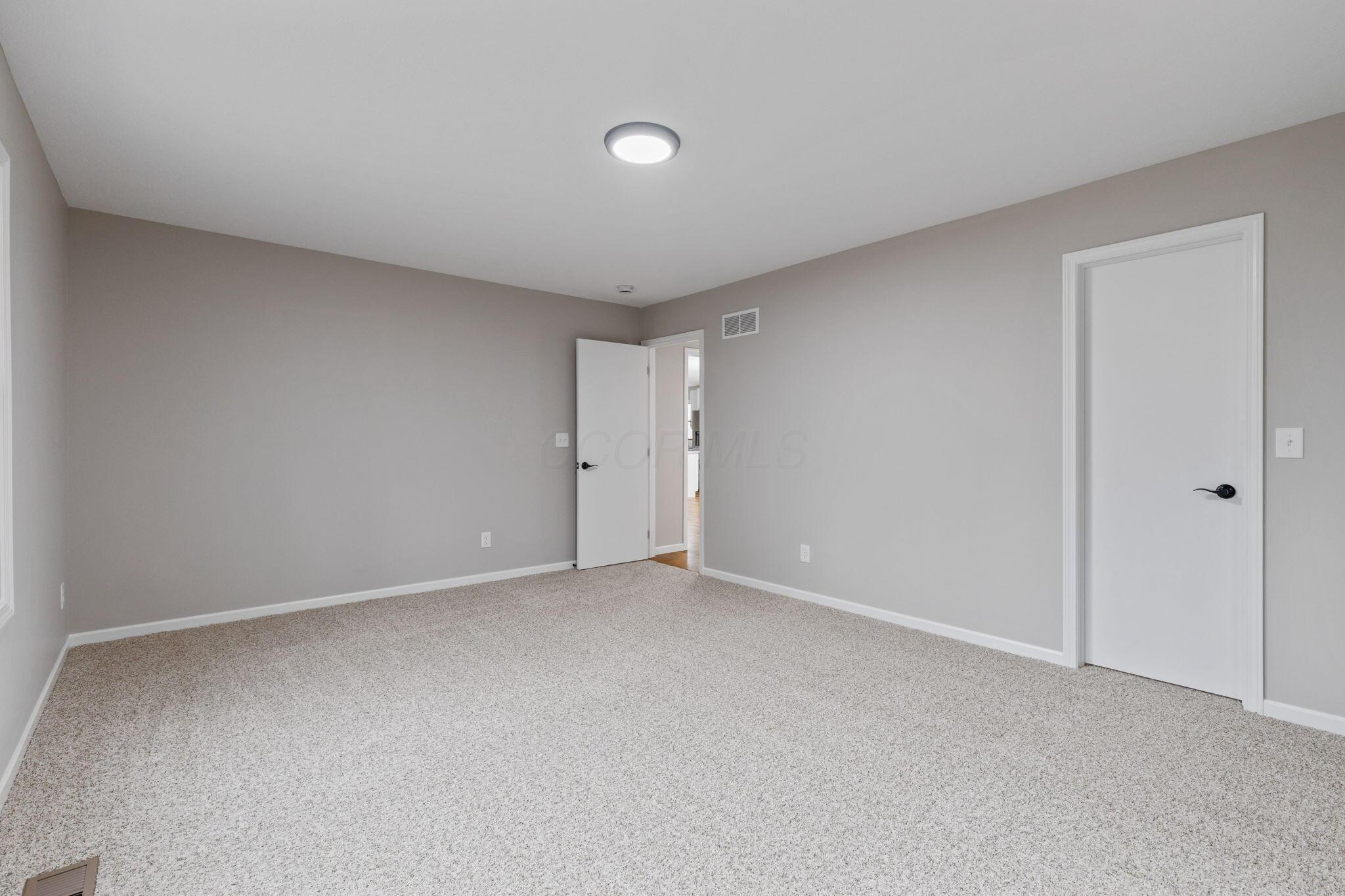 3284 Radnor Road, Radnor, Ohio image 26