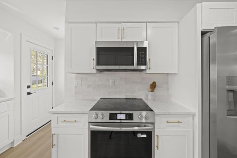 Tiny photo for 1071 Loring Road, Columbus, OH 43224 (MLS # 226013118)