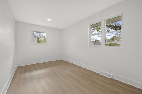 Tiny photo for 1071 Loring Road, Columbus, OH 43224 (MLS # 226013118)