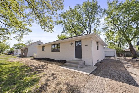 Tiny photo for 1071 Loring Road, Columbus, OH 43224 (MLS # 226013118)