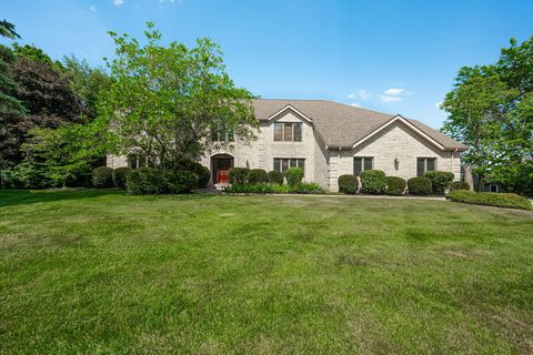 Photo of 1232 Lochcarren Court, Columbus, OH 43235 (MLS # 225039230)