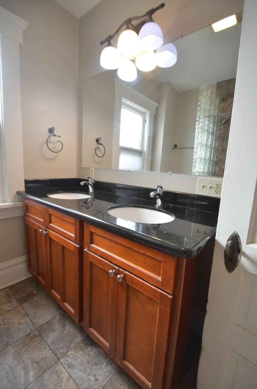 Columbus, Ohio 43201, United States, 1 Bedroom Bedrooms, ,1 BathroomBathrooms,Residential,Active,127749