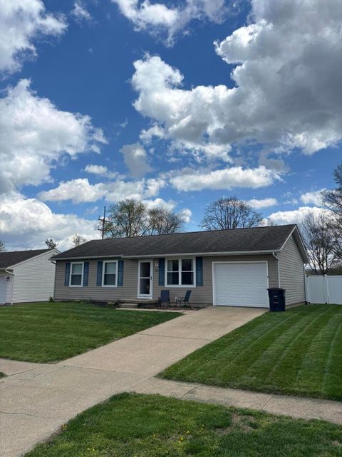 Photo of 356 Ridgemere Way, Lancaster, OH 43130 (MLS # 226010818)