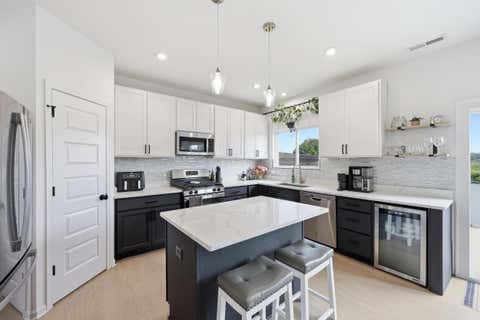 Tiny photo for 4872 Amber Crossing Drive, Columbus, OH 43232 (MLS # 226025771)